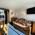 Machu - Location: Avec Vue Sur Les Pistes, Skis Aux Pied Mae-9101 *