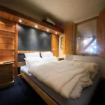 Machu - Location: Avec Vue Sur Les Pistes, Skis Aux Pied Mae-9101 * Val Thorens
