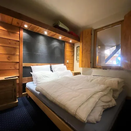 Machu - Location: Avec Vue Sur Les Pistes, Skis Aux Pied Mae-9101 * Val Thorens